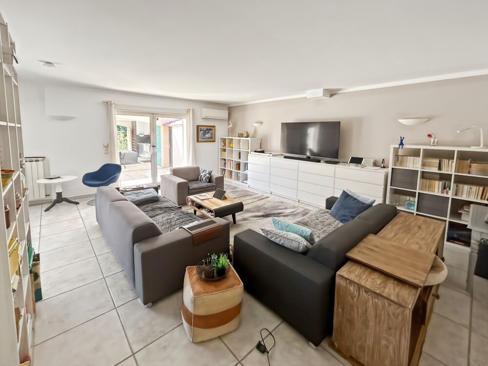 Vente Maison Maison de ville provençale à vendre 5 pièces DRAGUIGNAN (83) avec piscine et jardin arboré- 127,61 m2 loi Carrez - 470 000 € hon Draguignan