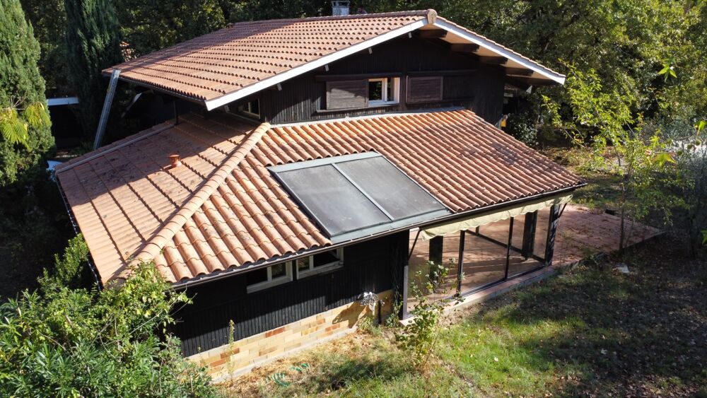 Vente Maison Maison à vendre 6 pièces  (4 chambres), piscine, carport Carbon blanc