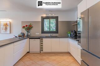 Vente Propriété/Château Maison de 204 m² avec piscines, salle de sport, salle de cinéma La motte