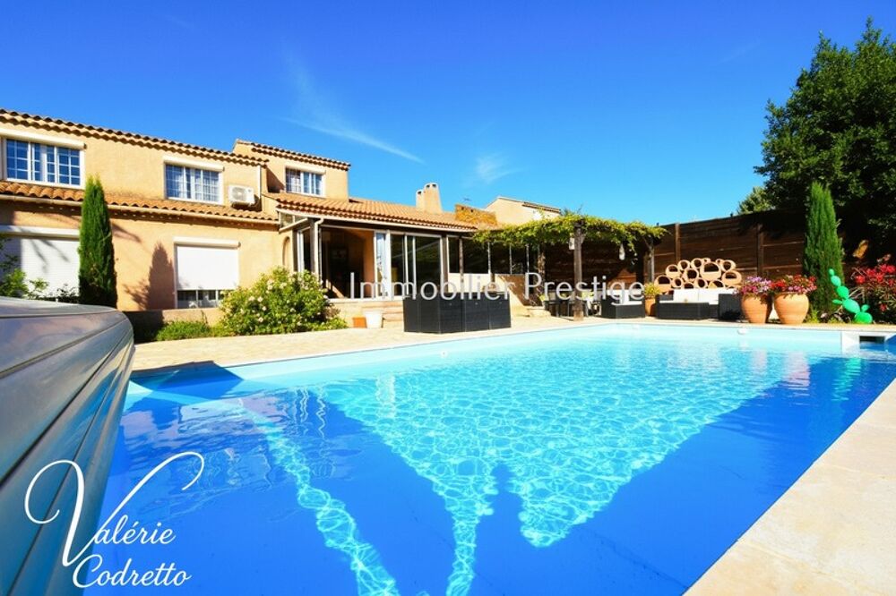 À vendre  Grande villa familiale 185 m² habitable avec piscine sur terrain plat de 1 996 m²  La Crau, La Moutonne (83)