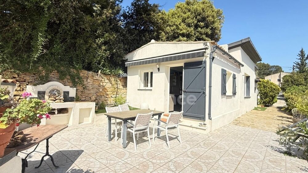 Maison Ceyreste 100 M2 sur un terrain de 830 m2 avec Garage avec dépendances