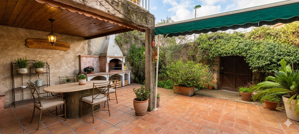 Maison de maître - 8 pièces - 245 m² - Extérieur intime - Studio indépendant - Lézignan-Corbières