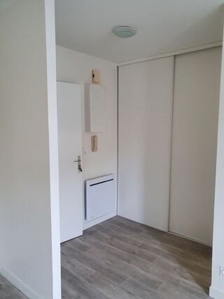  Appartement à louer 1 pièce 25 m²