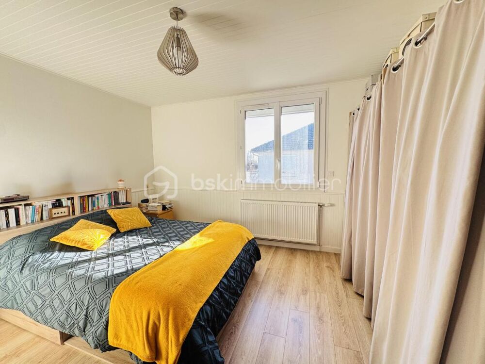 Maison familiale avec espace professionnel et jardin