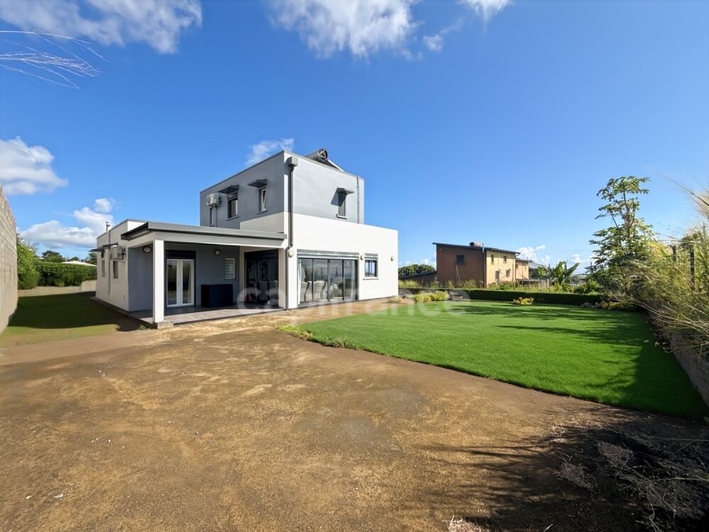Maison 5 pièces 143 m² · à Sainte Marie · 143 m² · 579 000 €