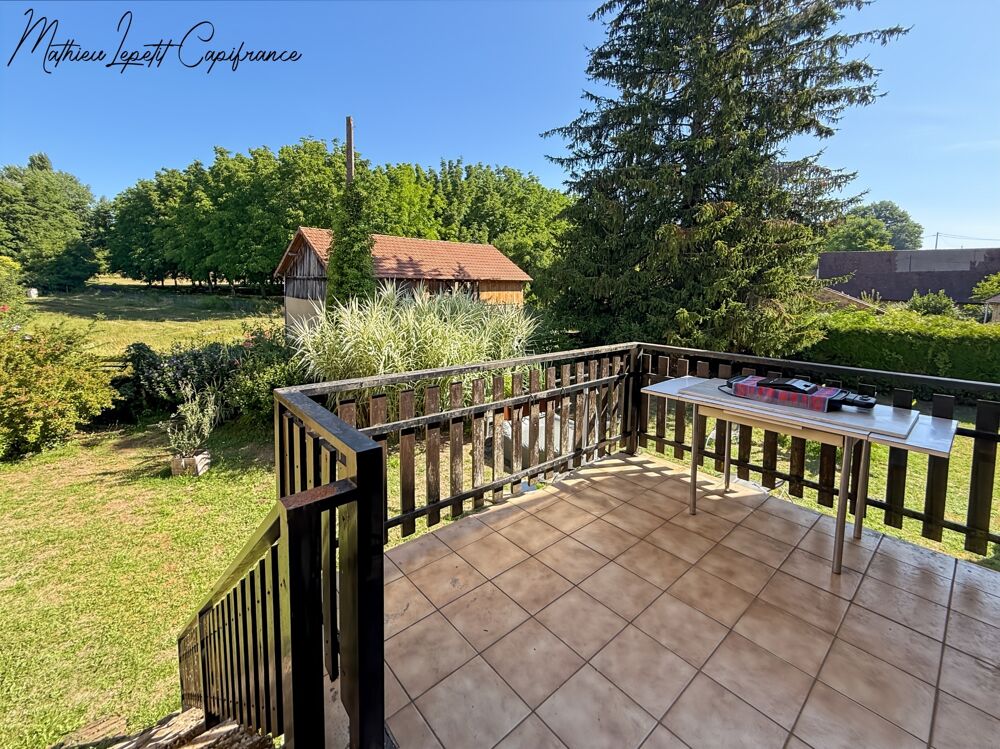 A vendre Maison en pierre de caractère de 240 m², pigeonnier, ancien séchoir à tabac et terrain clos de 2 065 m²  Lalinde 24150