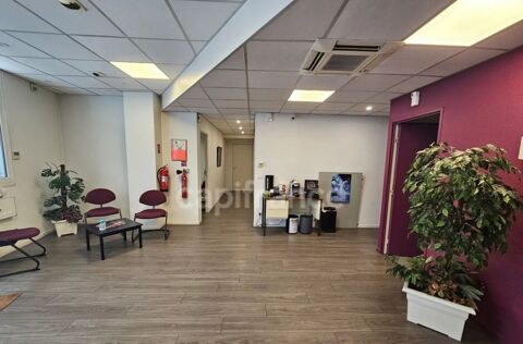 Exclusivit&eacute; - Opportunit&eacute; Rare - 212 m2 Locaux/bureaux &agrave; vendre TARBES (65) 193500 65000 Tarbes