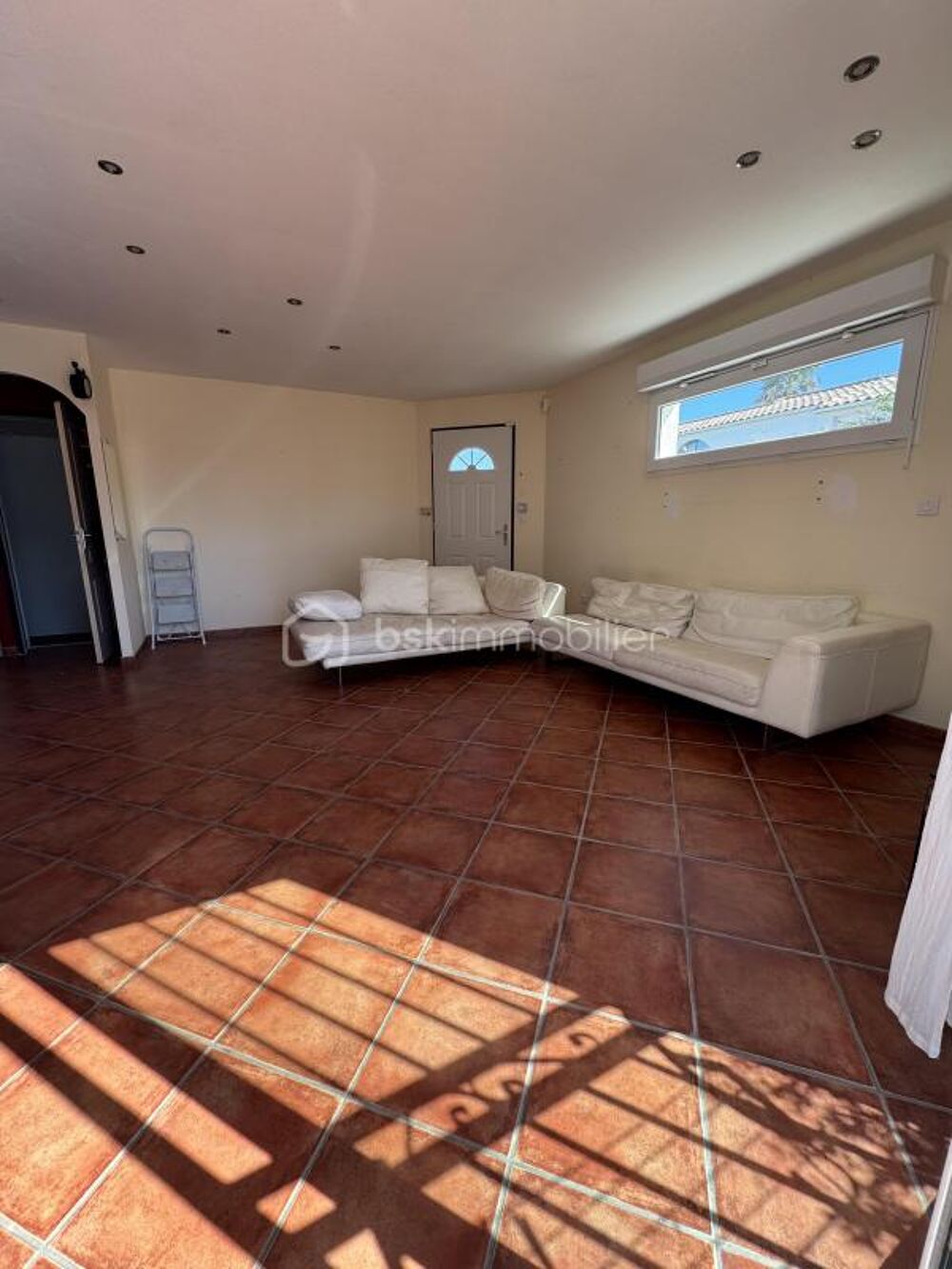 34420 VILLENEUVE LES BEZIERS - VILLA 86m2 - 3 CHAMBRES - PHOTOVOLTAÏQUES - 2 STATIONNEMENTS - JARDIN - TERRASSE -