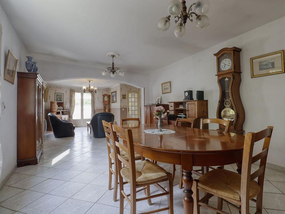 Maison de plain-pied de 110 m² - 3 chambres - Garage - Véranda -Terrain de 682 m²
