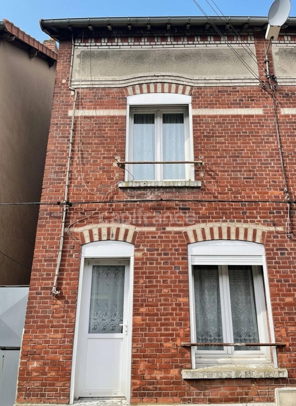 Maison 2 à 3 chambres à rafraîchir