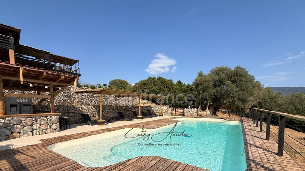 Maison 10 pièces 253 m² · à Porto Pollo · 253 m² · 945 000 €
