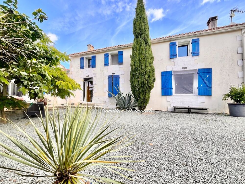 Maison à vendre 8 pièces MIGRE (17) Ensemble immobilier de charme avec gîte indépendant, dépendances et vue campagne  Migré