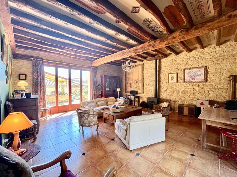 MAISON EN PIERRES ET GITE