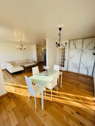  Appartement à louer 2 pièces 67 m²