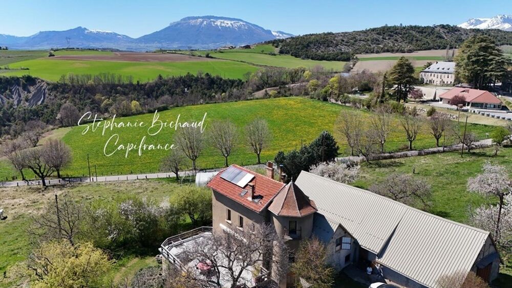 Propriete à vendre 9 pièces JARJAYES (05) dépendances zone touristique 1,8 hectare