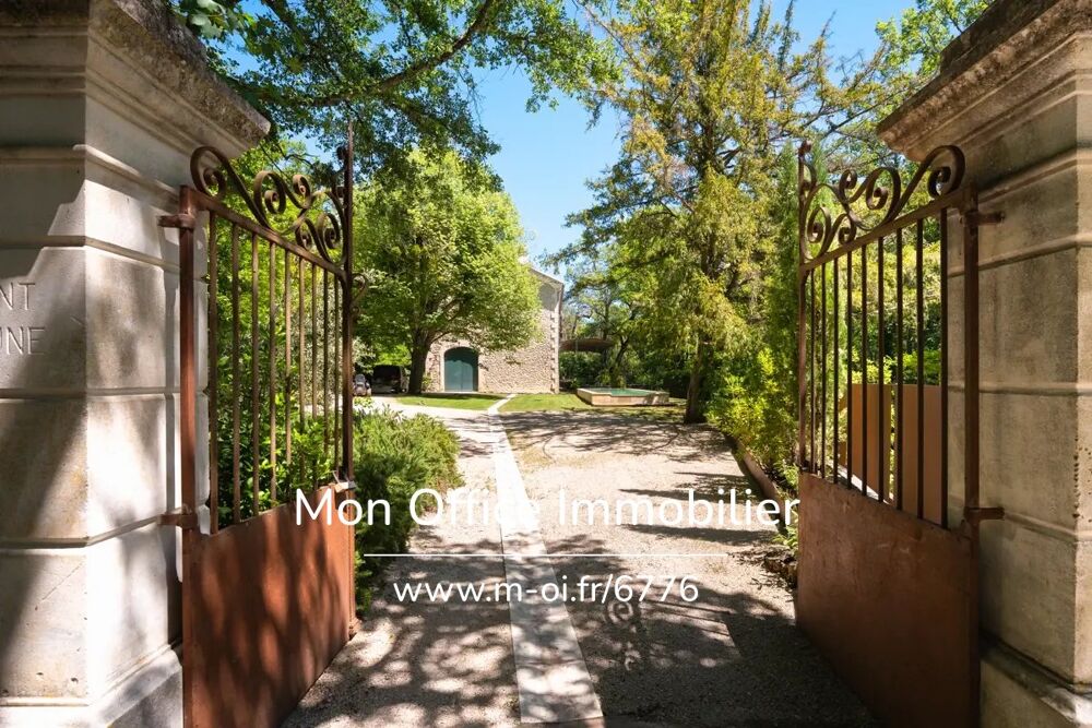 Vente Propriété/Château Référence : 6776-NGU. - Maison 7 pièces - 6 chambres - 300m2 - Piscine - Rivière privée - calme absolu Lourmarin