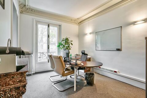 Beaux bureaux  A VENDRE dans un immeuble haussmannien de très bon standing 3900000 75008 Paris