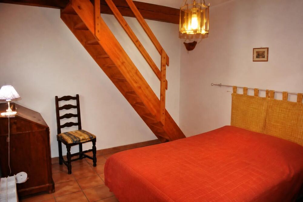 à vendre  Propriété/château Revest-du-Bion (04150)