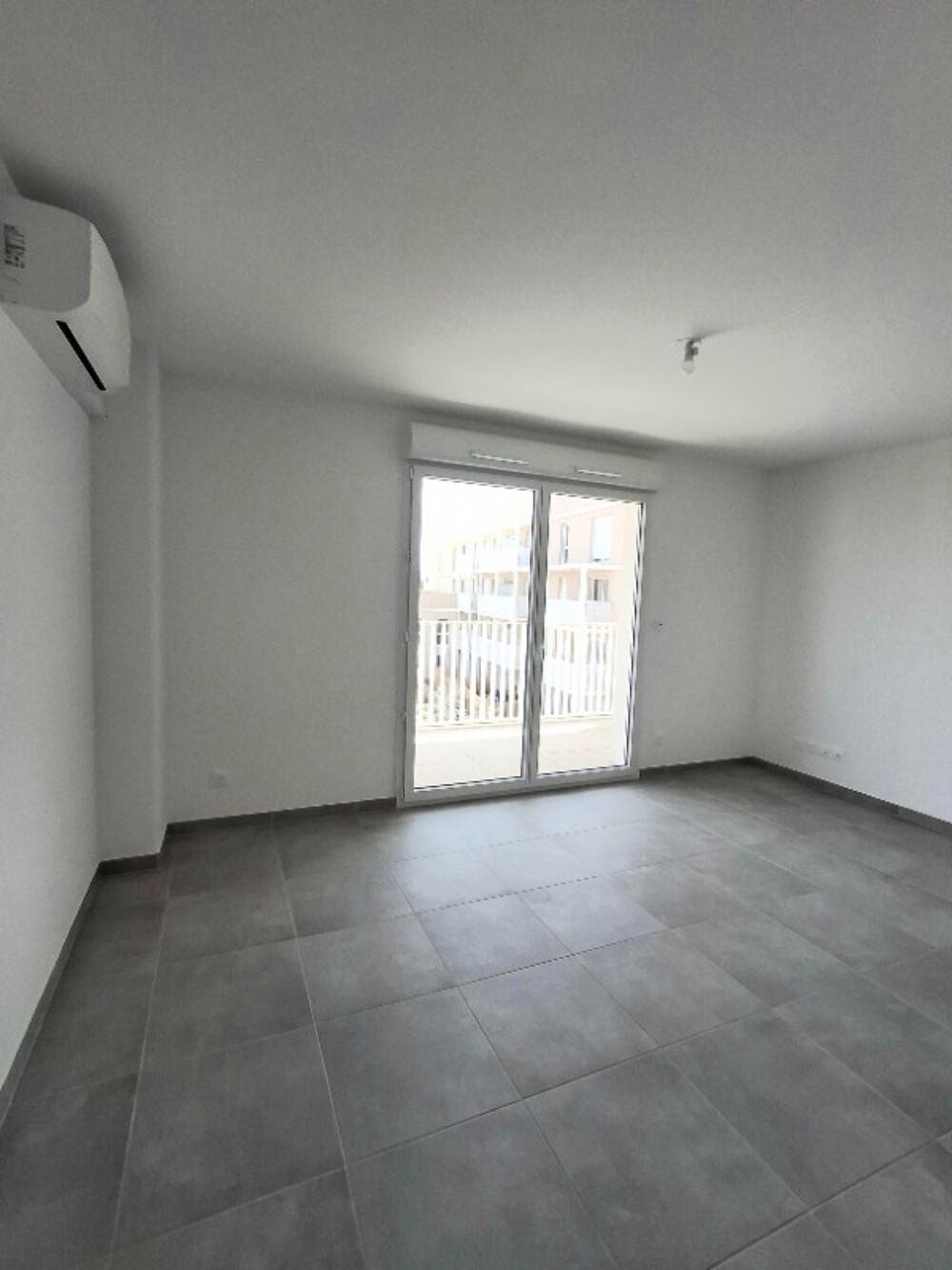 T1 NEUF avec balcon et parking à MONTEUX