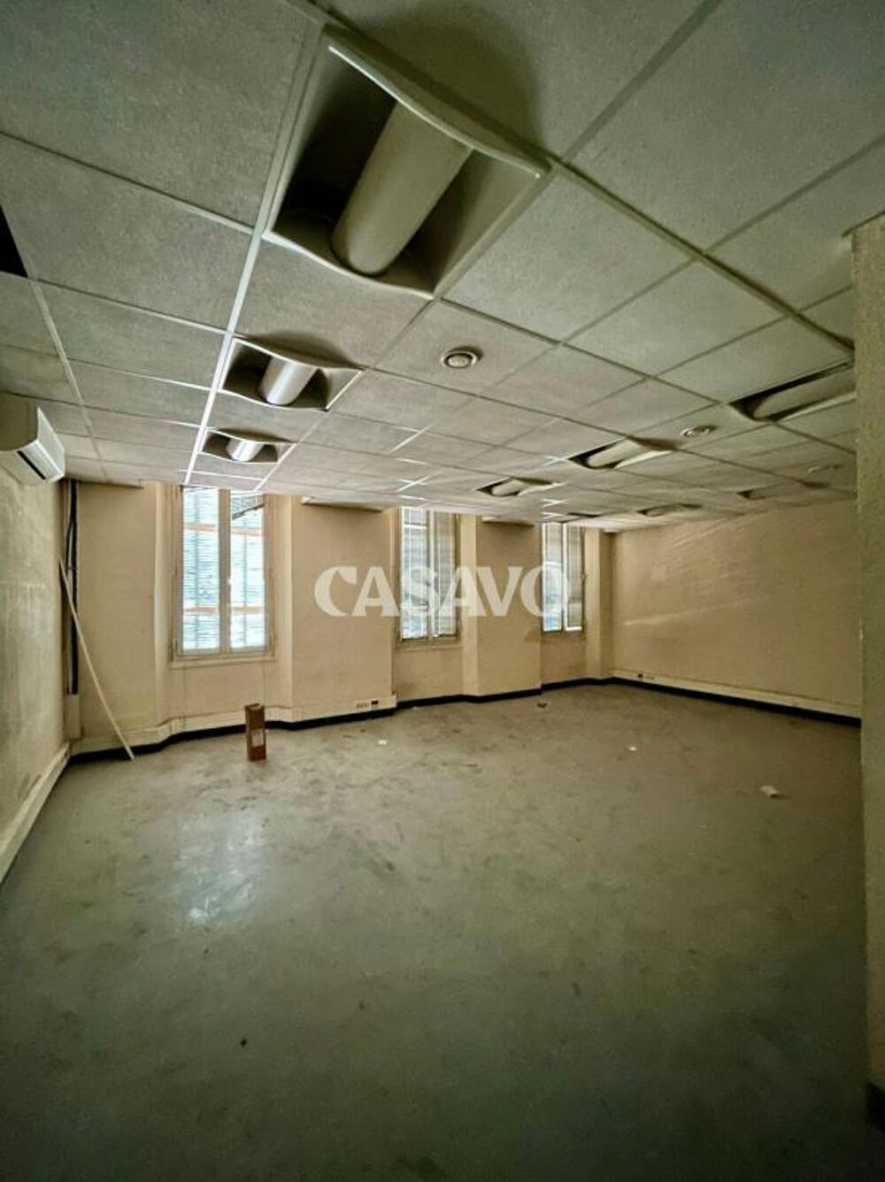 Vente Immeuble Vente Immeuble 1 pièce de 220m² - 83170 Brignoles Brignoles
