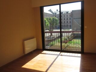  Appartement à louer 3 pièces 85 m²