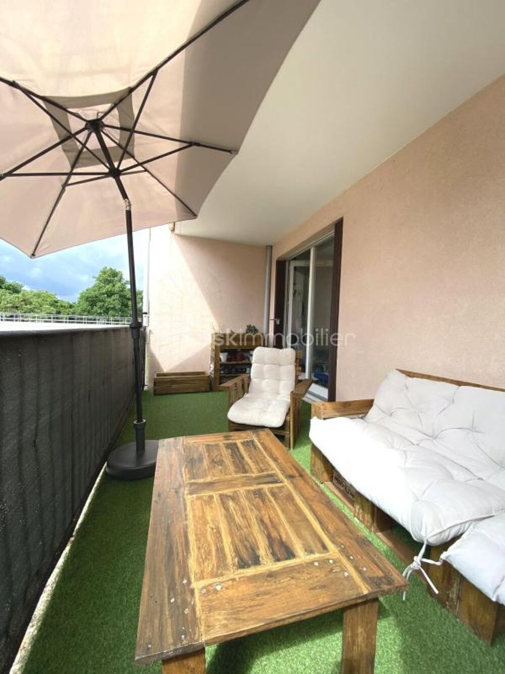 Appartement duplex lumineux au dernier étage avec balcon et box