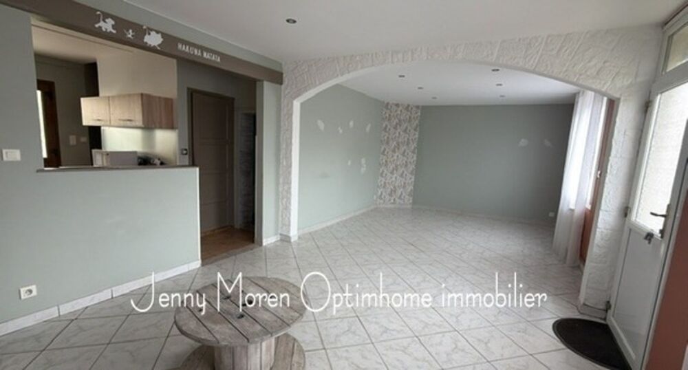 MAISON INDIVIDUELLE AVEC JARDIN GARAGE 3 CHAMBRES