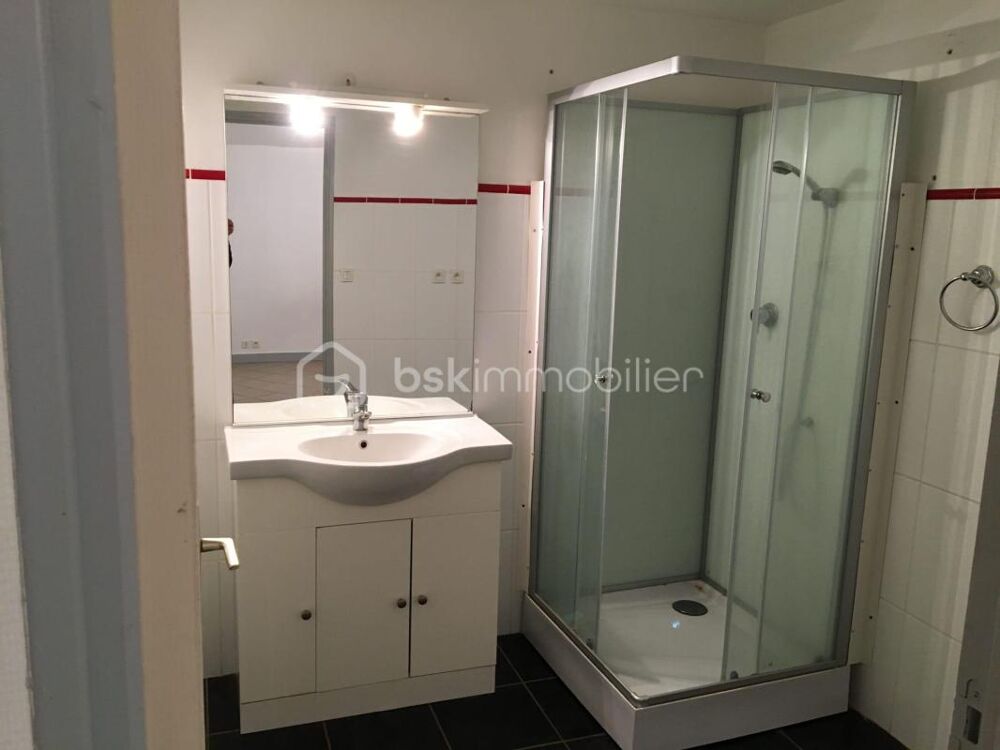 Vente Maison ? Immeuble de rapport – Centre de Gaël – 3 logements ? Situation idéale : en plein centre de Gaël, à proximité immédiate des com Gael