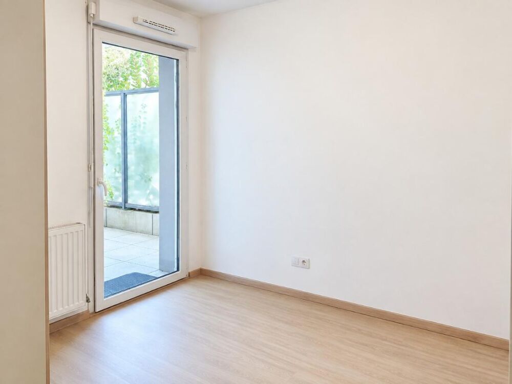 Location Appartement T2 avec terrasse et garage à DECINES-CHARPIEU Decines charpieu