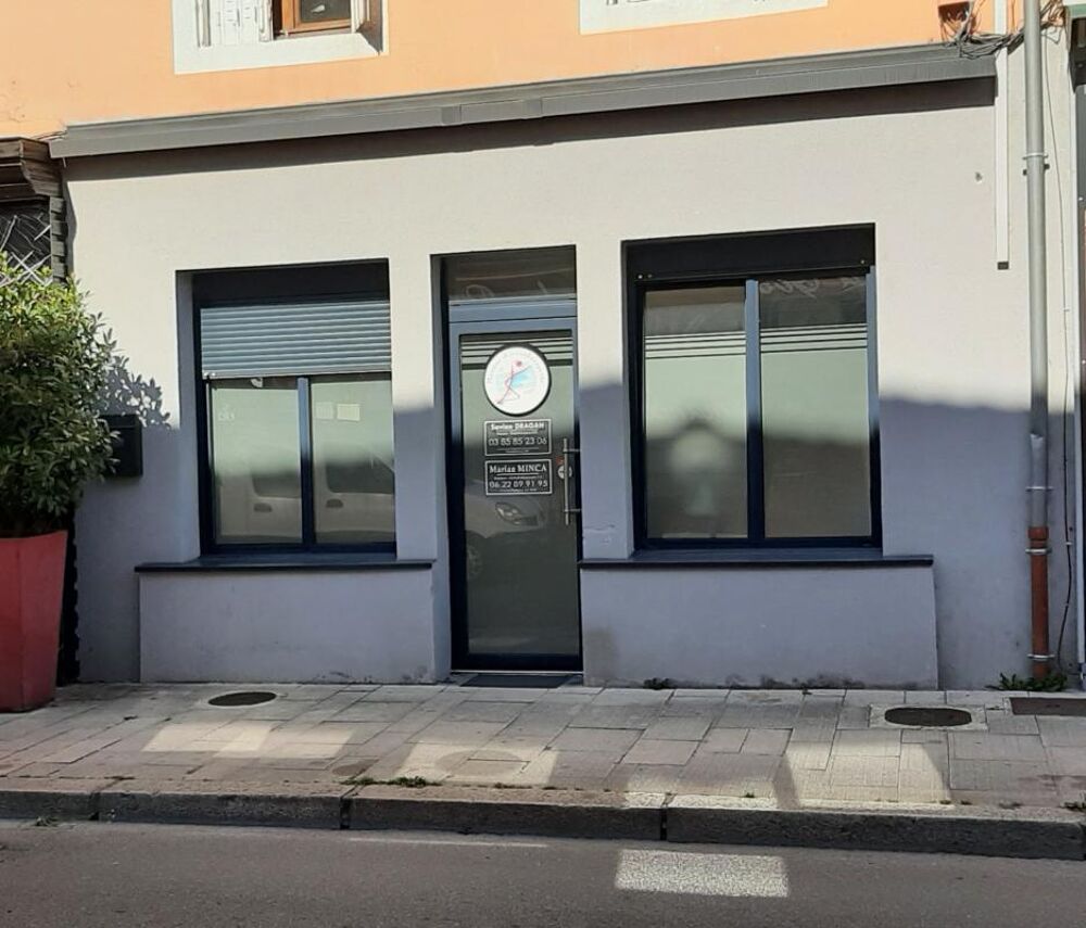   LOCAL COMMERCIAL AVEC APPARTEMENT ENTIEREMENT RÉNOVÉ EN PLEIN CENTRE VILLE DE GUEUGNON (71) 