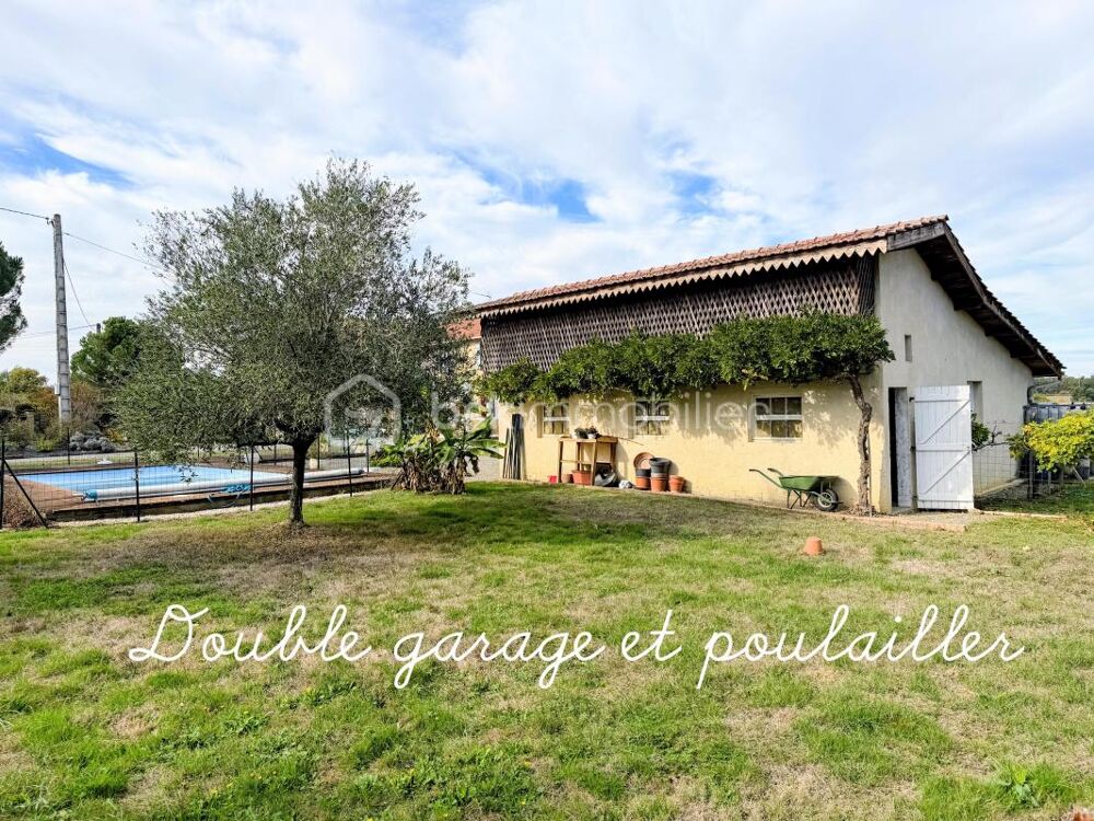 Vente Propriété/Château Maison de campagne implantée sur un terrain de 6000 mètres avec piscine, garage et poulailler et un appartement T3 Laas