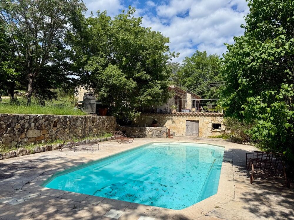 Maison familiale 5 pièces avec piscine, suite parentale et studios  Un bien rare et lumineux à découvrir sans tarder