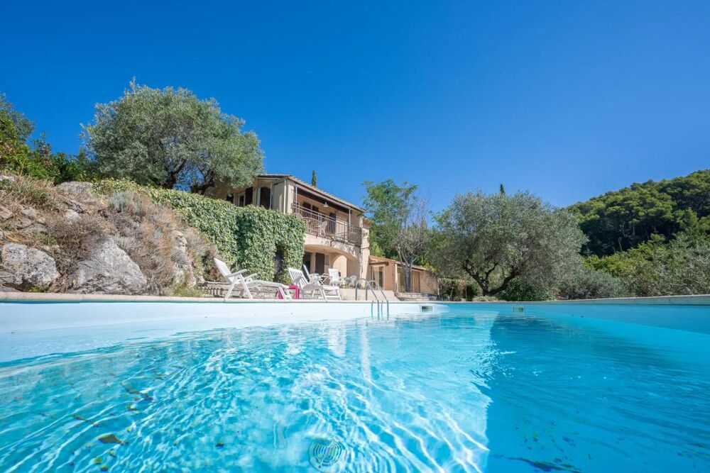 Vente Propriété/Château Maison de 8 pièces de 150 m² à Seillans Seillans