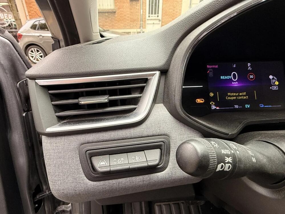 Clio V E-TECH FULL HYBRID 145 EVOLUTION RENAULT 2024 occasion 94100 Saint Maur Des Fossees