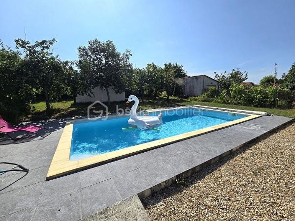 MAISON DE 120 M2 AVEC 4 CHAMBRES ET PISCINE SUR UN TERRAIN DE 828 M2 !!!