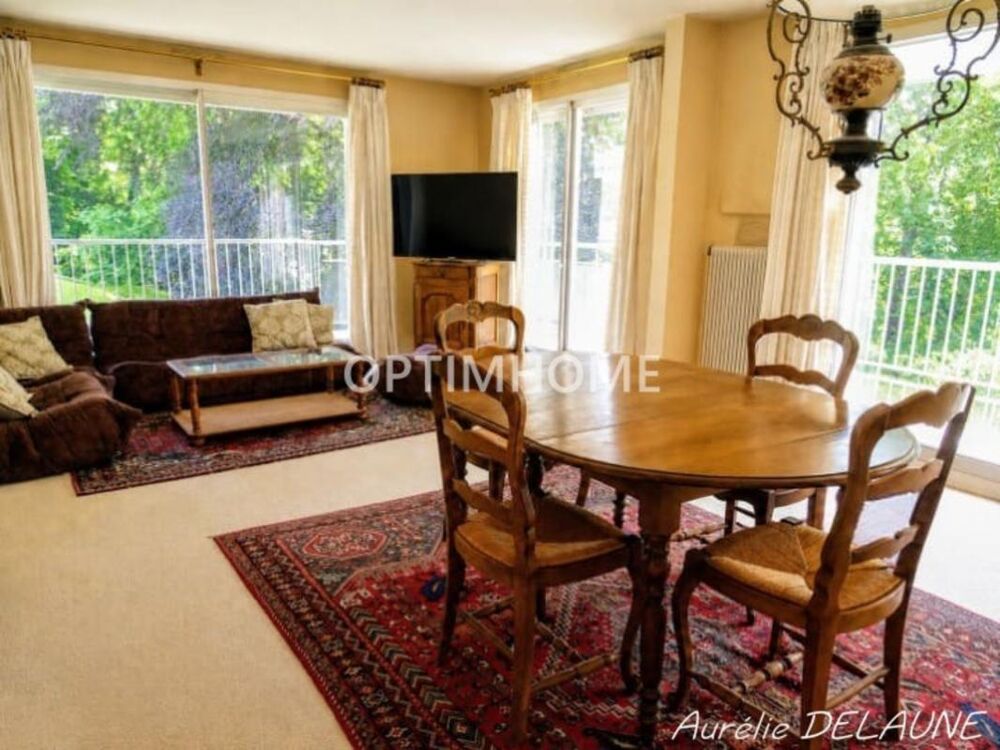 Appartement 92m2 - T4 - 2 chambres - Balcon - Cave - Box - Proche centre-ville et gare RER D