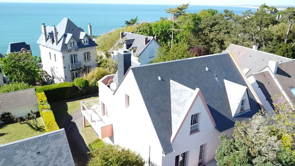à vendre  Propriété/château Granville (50400)