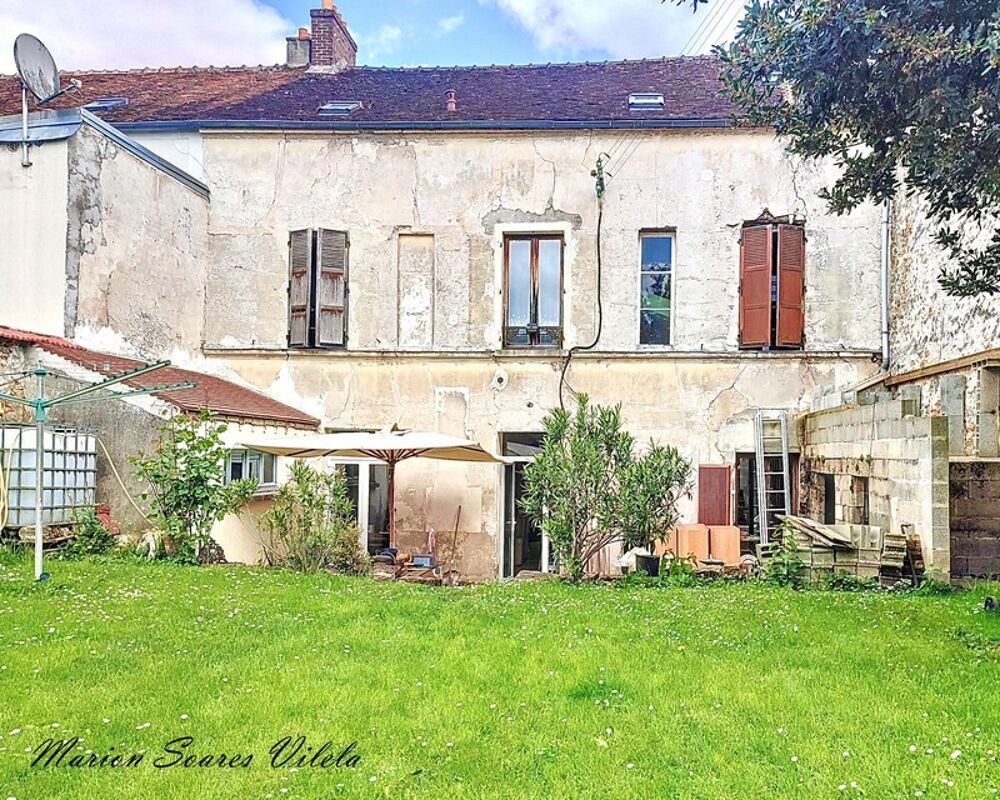 CHAUMES-EN-BRIE, Gros potentiel pour cette maison de ville à rénover sur plus de 160 m² habitables