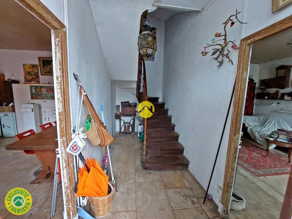 MAISON AVEC COUR et JARDIN