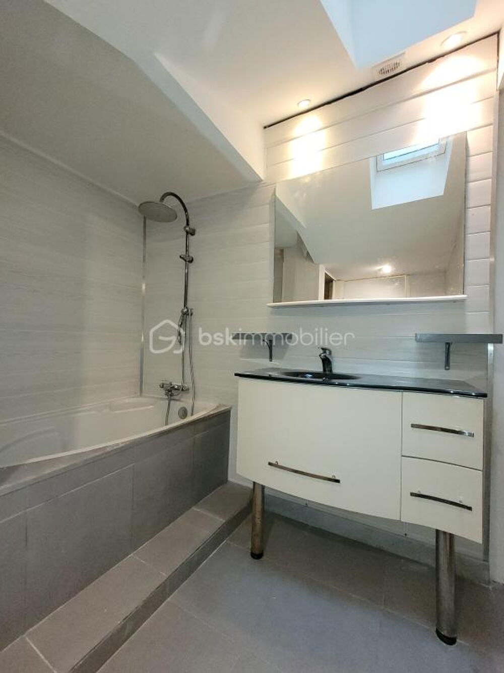 Appartement F4, en très bon état