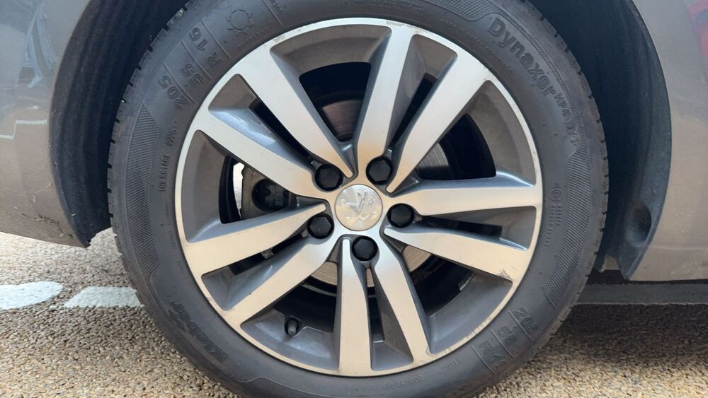 308 SW II 1.2 PureTech 130 Allure 2019 occasion 94800 Villejuif