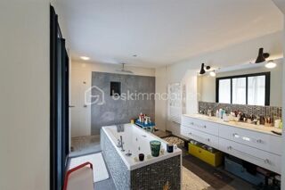  Villa � vendre 6 pi�ces 205 m�