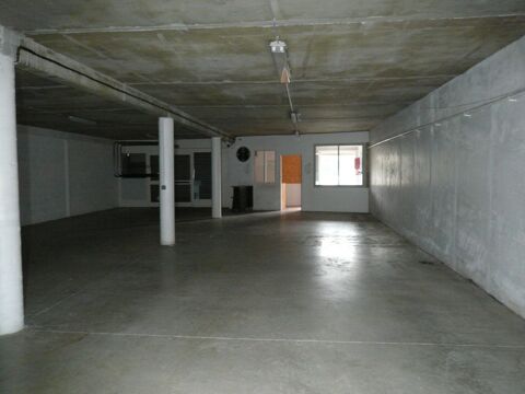   ? A LOUER CHATEAUBERNARD Zone Commercial Local Bureau ? 