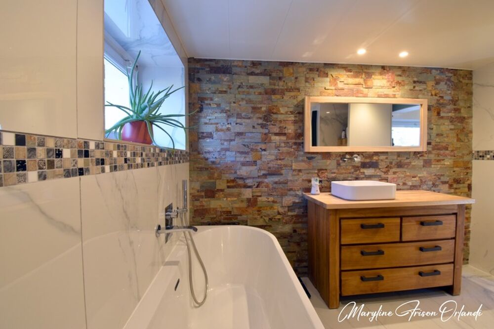 � vendre  Propri�t�/ch�teau Les Aveni�res (38630)