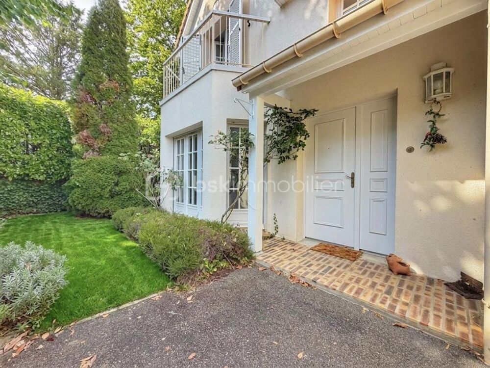 Vente Maison Maison familiale avec jardin, terrasse et beaux volumes quartier Fourqueux Saint germain en laye