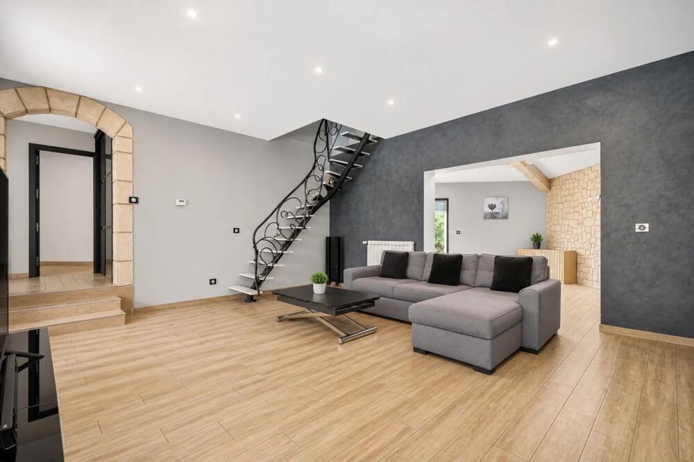 Maison de 7 pièces de 186 m² avec piscine à Saint-Victoret