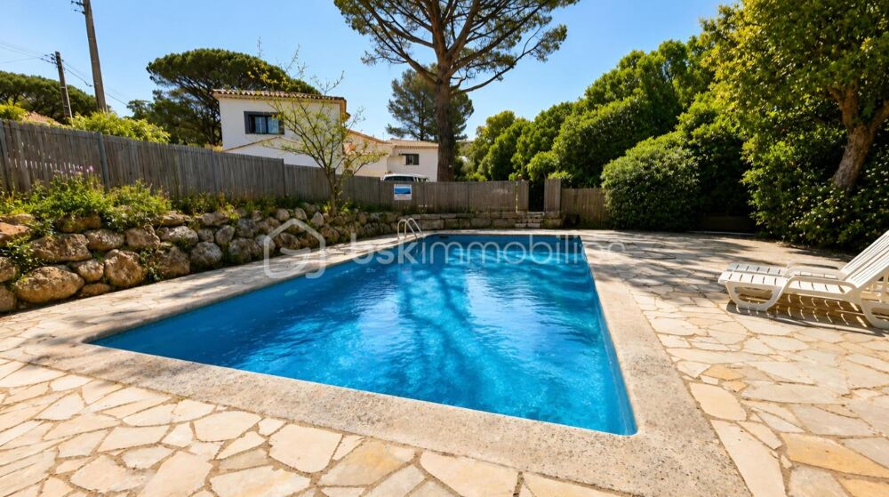 A SAINTE MAXIME (VAR) - Maison contemporaine T3 avec garage - piscine dans un cadre privilégié