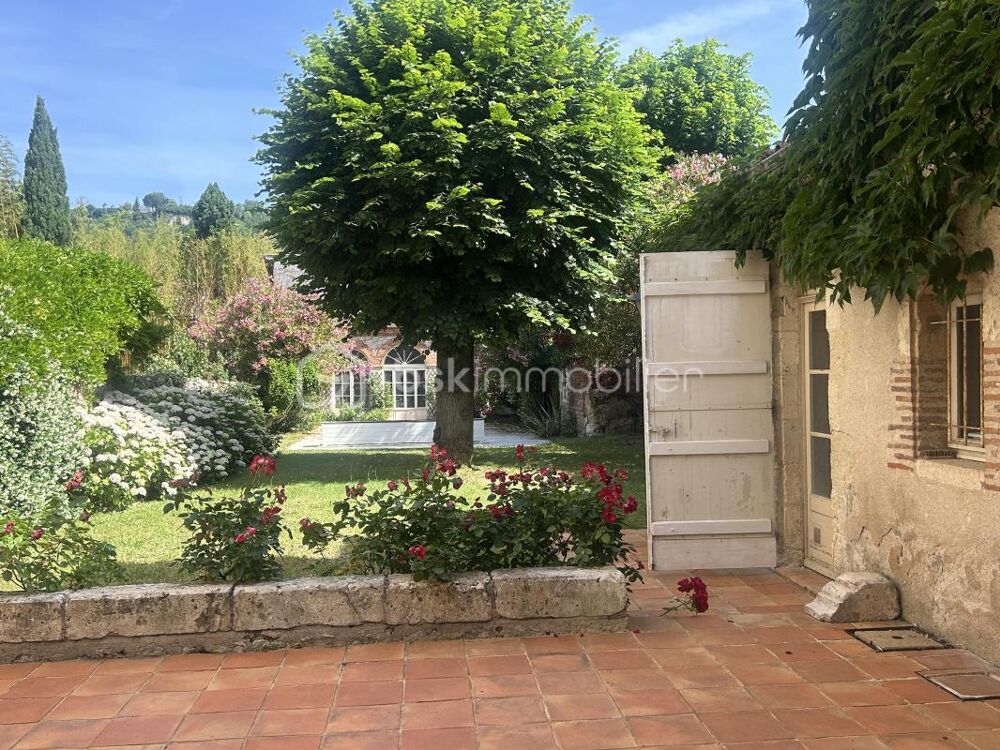 SUPERBE MAISON DE VILLE - JARDIN AVEC PISCINE - GARAGE