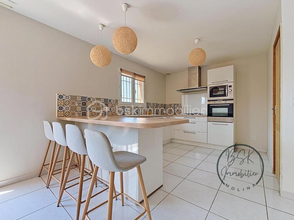 Villa trois chambres avec garage et jardin