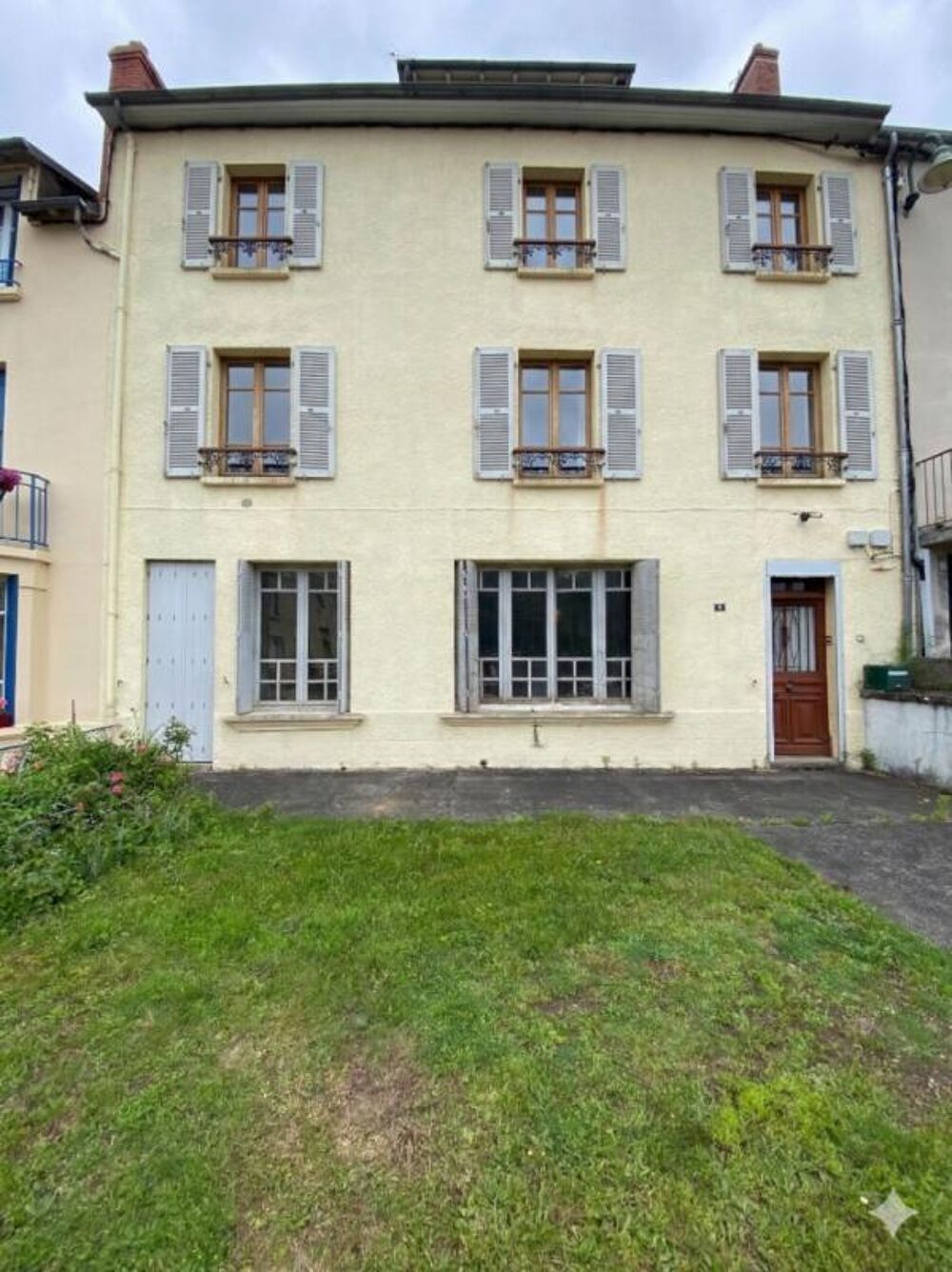 Maison 300 m² - Jardin - Hangar - Fort potentiel investissement